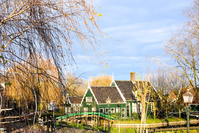 Private Guided Keukenhof Gardens and Zaanse Schans Tour - Photo spots and guide Esther’s windmill local perspective