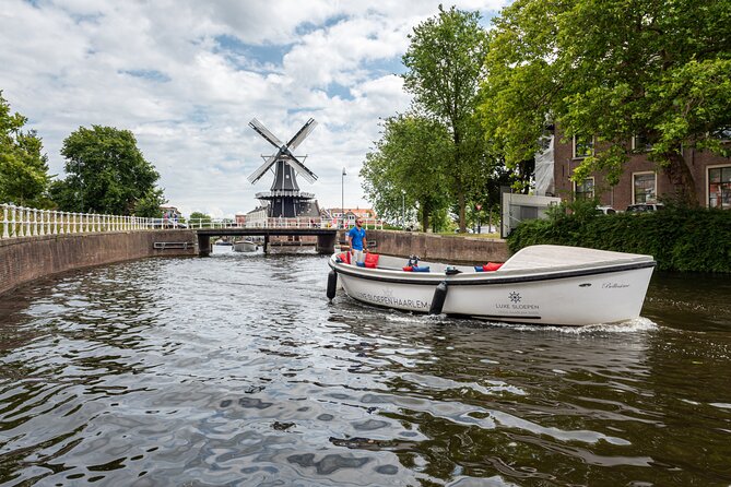 Private Haarlem Canal Cruise with Captain (Electric Boat) - Comfort and logistics that make a private cruise easy