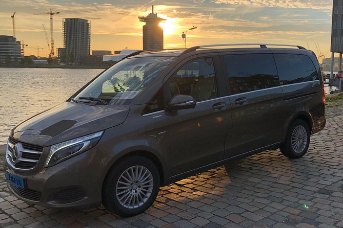 Private Roundtrip Transfer Schiphol Airport to Amsterdam - Getting picked up inside Schiphol without the taxi hunt