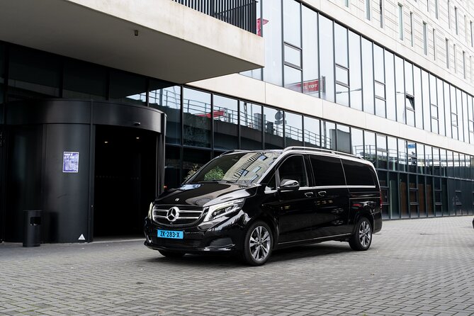 Private Taxi Airport Transfer to or from Schiphol Airport (AMS) - When Your Flight Lands Late: How Flight Tracking Helps