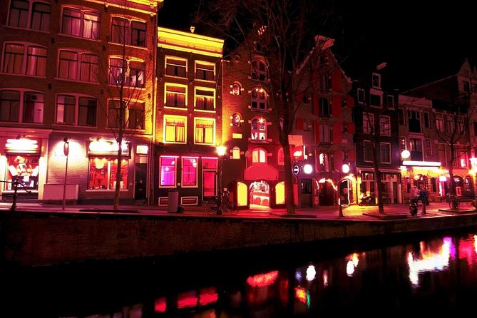 Private tour of Red Light District. English or Spanish - Meeting at Stationsplein, and why pickup matters here