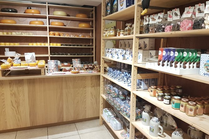 Private Tour of Simonehoeve Cheese Farm and Clog Factory - Your 1-hour plan: cheese, tasting, and a guided demo