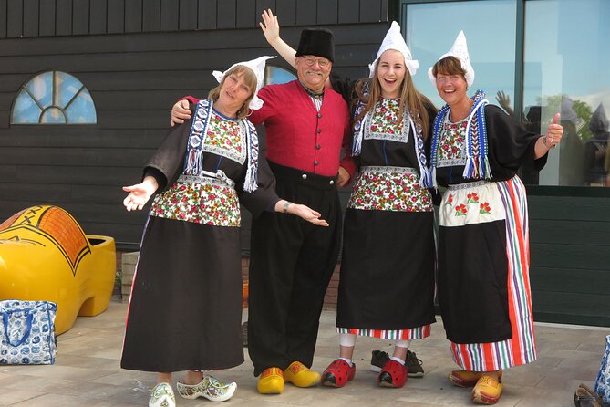 Private Tour of Simonehoeve Cheese Farm and Clog Factory - Getting there from Amsterdam: logistics that keep the hour from slipping