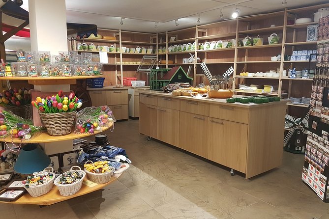 Private Tour of Simonehoeve Cheese Farm and Clog Factory - Private guide experience: why undivided attention changes everything