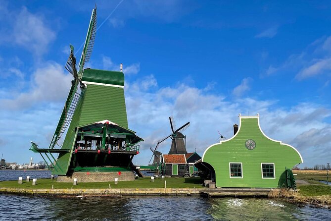 Private Tour to Giethoorn with boat and Zaanse Schans windmills - Guides make the difference, and you can spot the approach