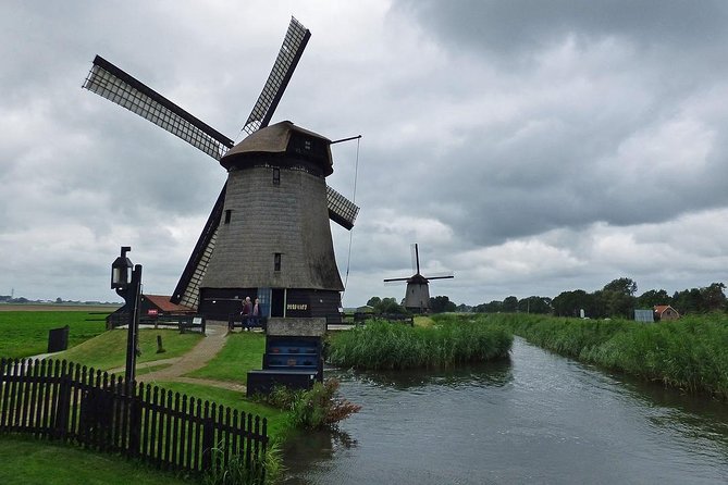 Private Zaanse Schans Windmills and Volendam Tour from Amsterdam - Amsterdam to the River Zaan: why a private car changes the day