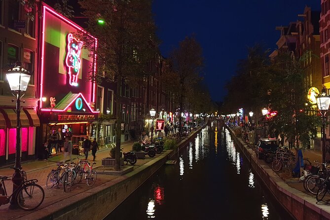 Red Light District Tour by Locals, Small Group (approx 4) - Seeing the Windows and Understanding the Differences