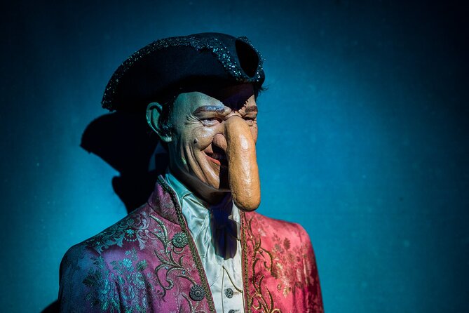 Ripley's Believe It or Not! Amsterdam Admission Ticket - The lounge and Dam Square view: a smart place to reset