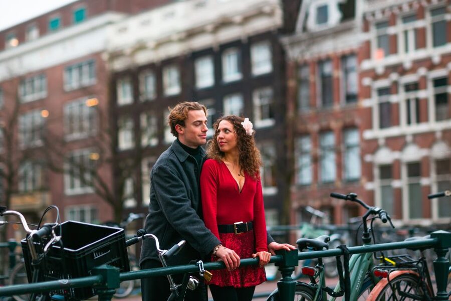Romantic Photoshoot Experience for Couples in Amsterdam - The Huidenstraat photo stop: where your couple moments actually happen