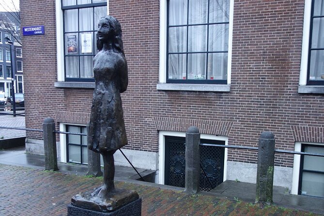 Self-Guided Audio Tour Holocaust Series: The Jewish Quarter - Timing tips for a smooth walk without rushing the meaning