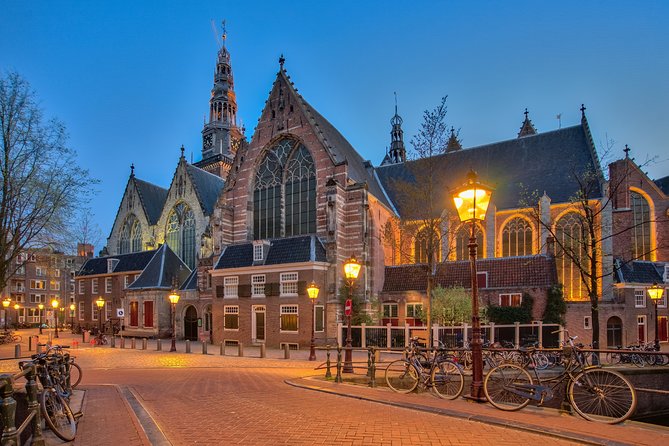 Self-Guided Audio Tour of The Red Light District - Getting oriented: offline audio, a canal-side start, and your own pace