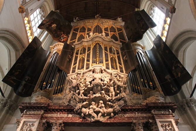 Skip-the-line Royal Palace of Amsterdam Private Guided Tour - Old Town Walking and Transfers: Less Tiring, Better Timing