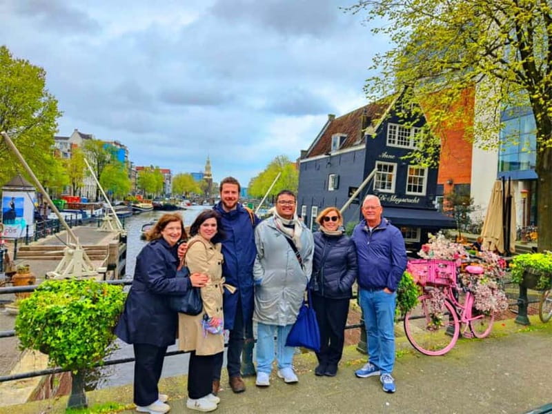 Skipping Lines & Sipping Beers: A History Tour of Amsterdam - Key things I think you’ll notice right away