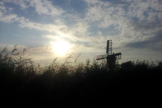 Small-Group Guided Sunset Canoe Tour in Waterland with Dinner - Sunset timing: the light gets cinematic fast
