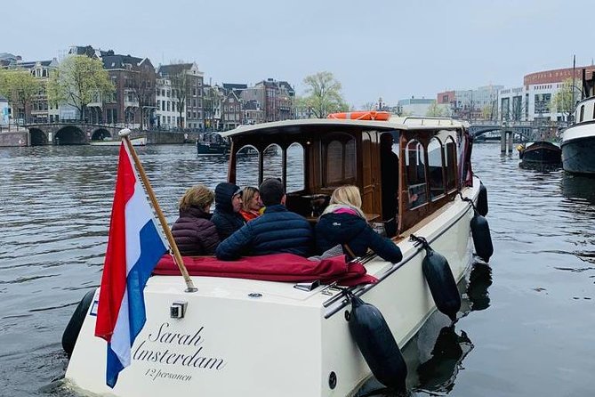 Small-Group Luxury Canal Cruise with Local Skipper - Finding Singel 250 and getting on the water smoothly
