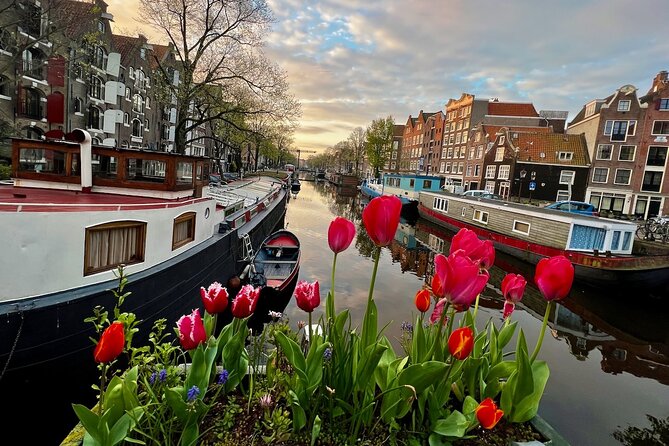 Small Group Walking Tour in Amsterdam with Friendly and Fun Guide - Jordaan: The Calm Side of Canal-Era Amsterdam