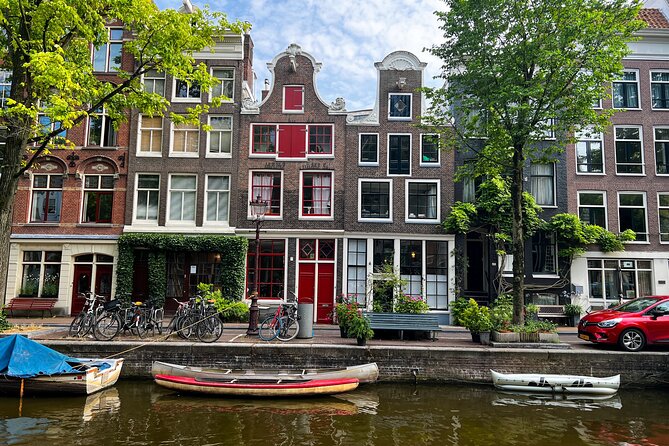 Small Group Walking Tour in Amsterdam with Friendly and Fun Guide - Begijnhof: A Quiet Hofje Courtyard That Changes Your Pace