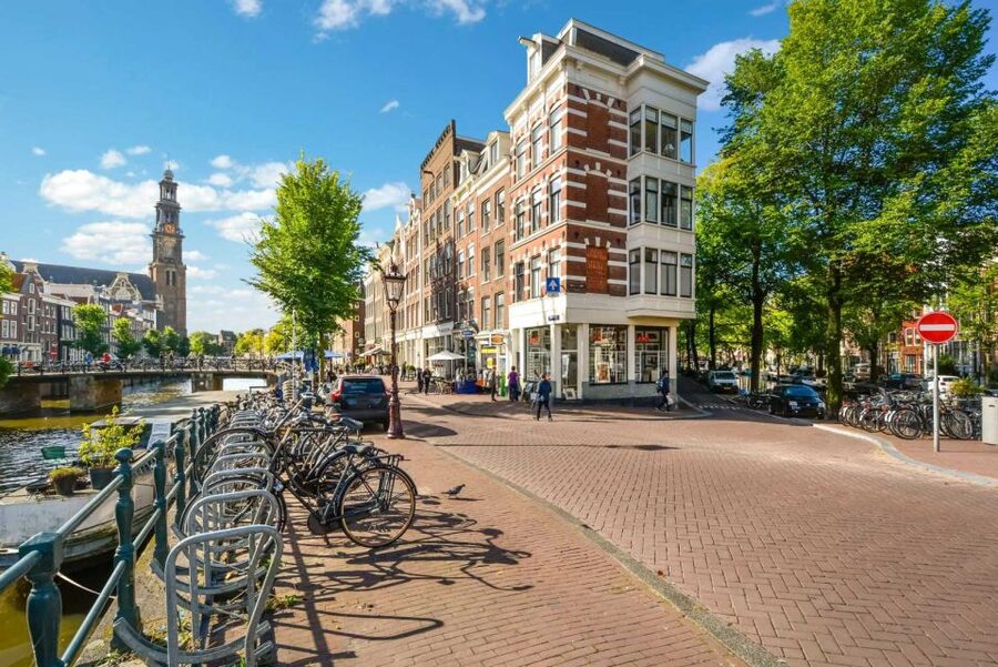 The True Story of Anne Frank's Diary Private Guided Tour - Entering The Story: What This Private Anne Frank Tour Gives You