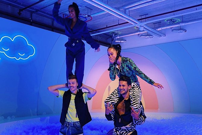 The Upside Down Museum Amsterdam Admission Ticket - Staff help and the human touch in a photo museum