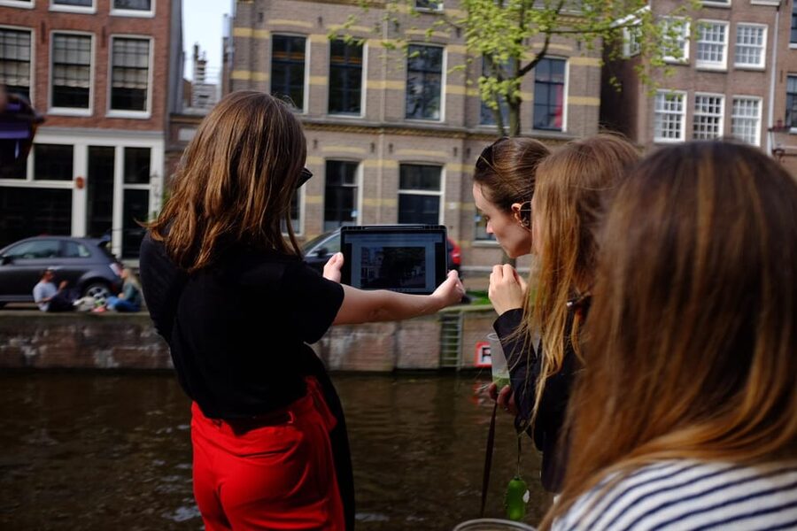 True Crime Tour Amsterdam: Explore the Dark Side of the City - How the 165 minutes keep the pace without rushing you