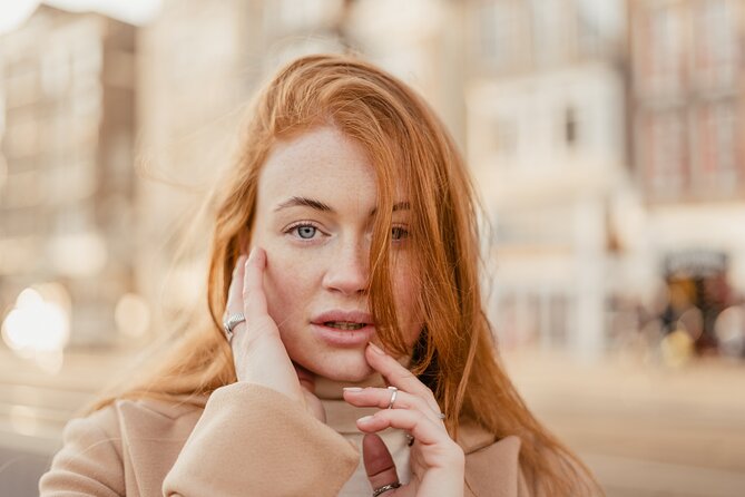 Vacation Photoshoot & Tour in Amsterdam - Where you meet, how the hour flows, and why the start matters