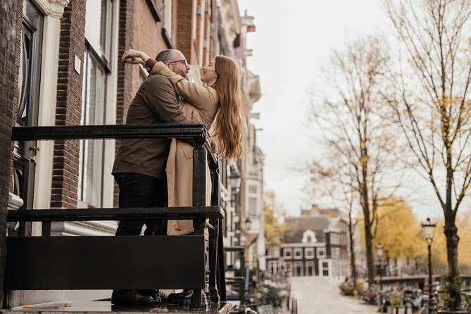 Vacation Photoshoot & Tour in Amsterdam - Outside street portraits, possible studio time, and how it affects your results