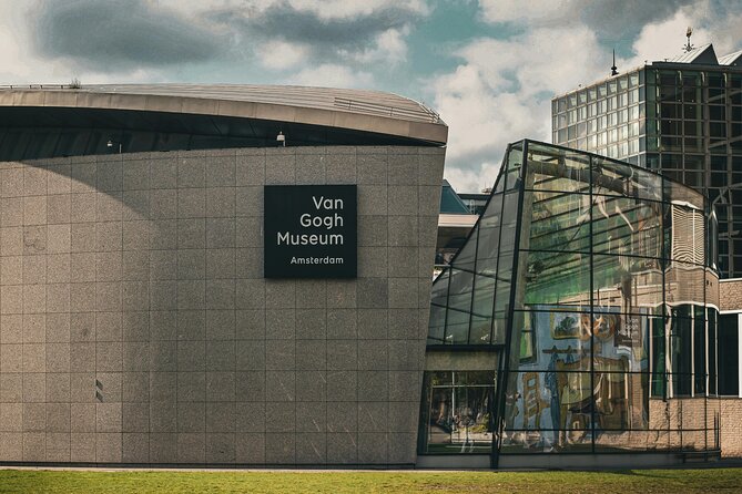 Van Gogh Museum Guided Tour •10 people• Face to Face with Vincent - Meeting point, start time, and how to keep the morning smooth
