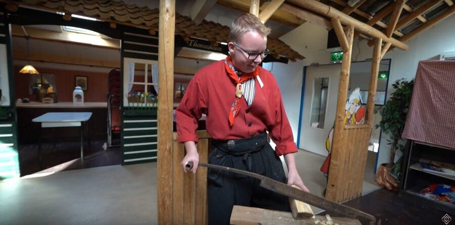 Volendam: 2-Hour Clogmaking Workshop and Cheese Tour - Clogmaking basics: poplar wood to a real Dutch shoe