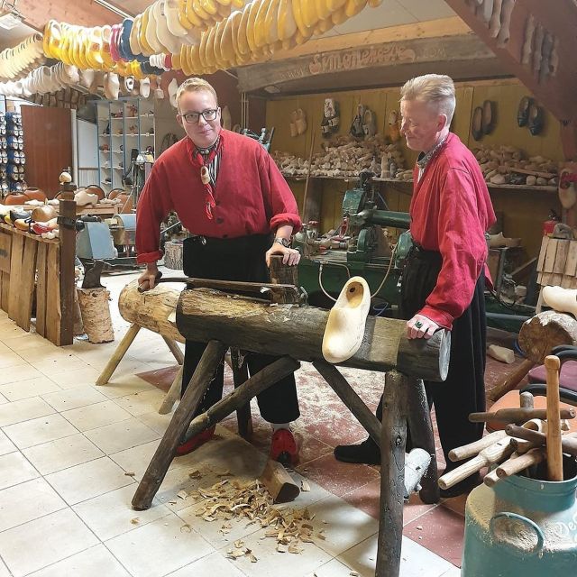 Volendam: 2-Hour Clogmaking Workshop and Cheese Tour - Carving time and tools: what to expect if you want results