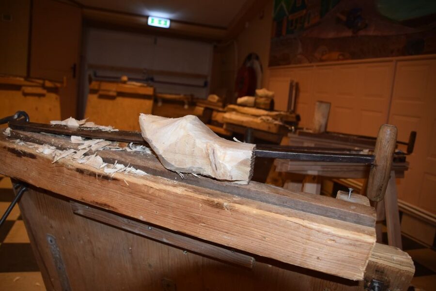 Volendam: 2-Hour Clogmaking Workshop and Cheese Tour - Painting and bottle openers: the “decorating” part of the day