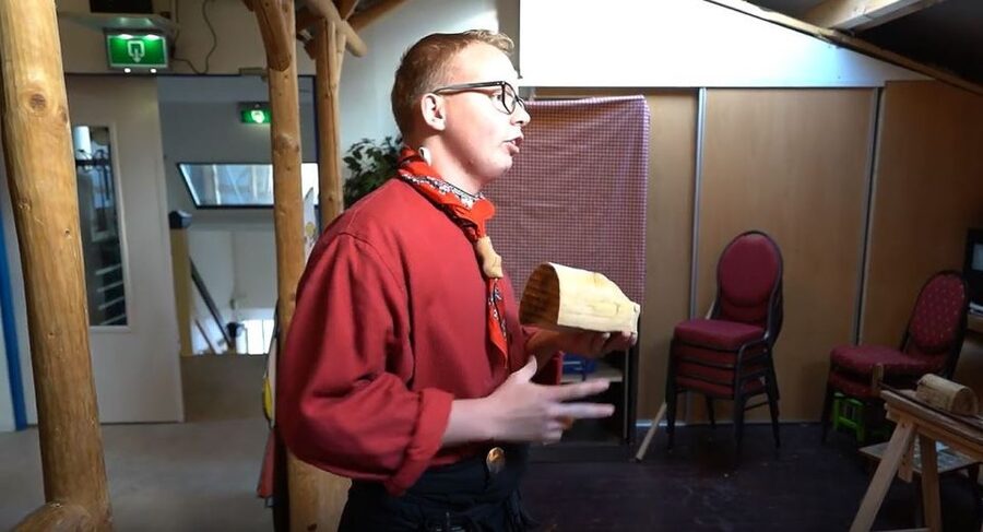 Volendam: 2-Hour Clogmaking Workshop and Cheese Tour - The cheese factory tour: from milk to Gouda and Edam