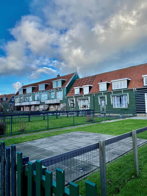 Volendam: Bike Rental including Highlights-Routes - Volendam by bike, the smart way to see the Waterland area