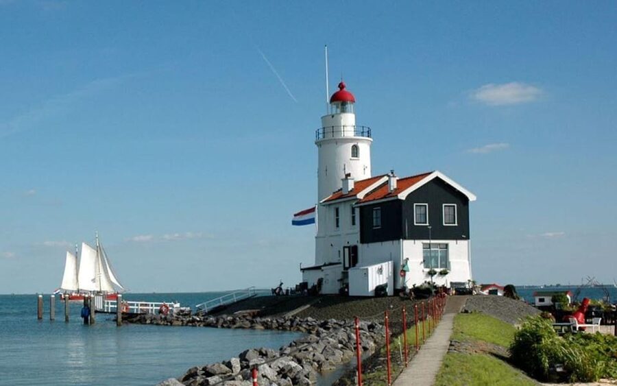Volendam: E-Bike Rental including Highlights-Routes - Your route day is self-guided, but not left to guess