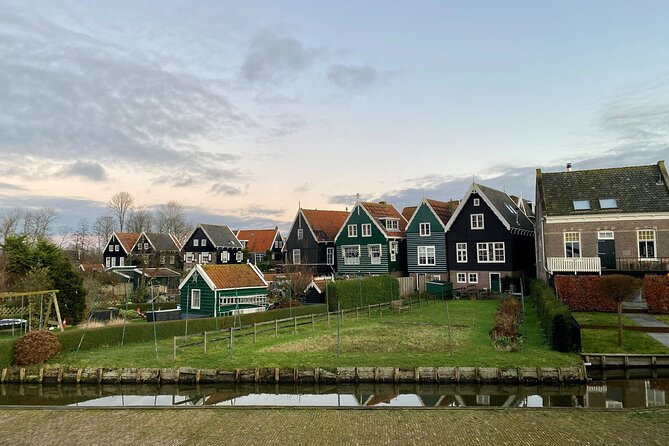 Volendam: E-bike rental with suggested countryside- and fisherman village route - Timing: Build a Day That Matches Your Energy