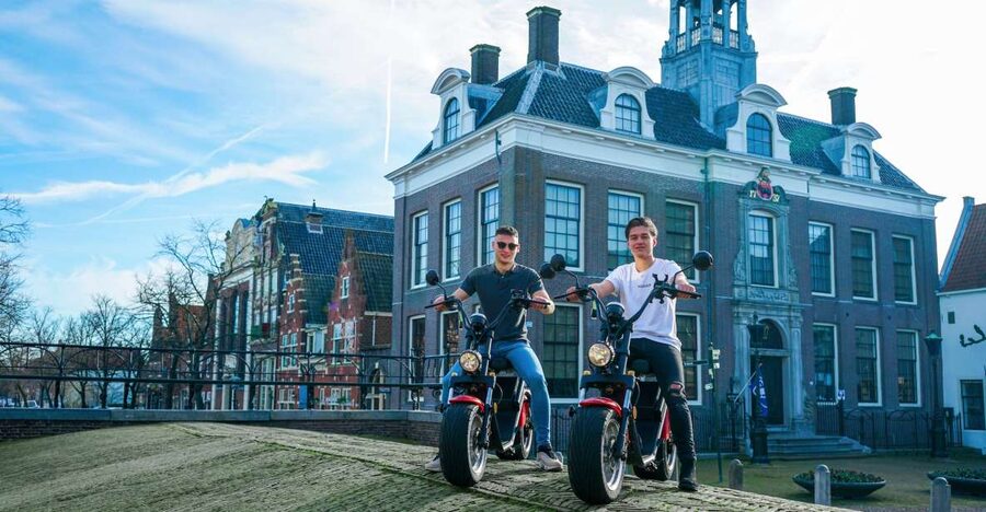 Volendam: E-Scooter Rental - Edam on an E-scooter: narrow alleys, canals, and cheese market time