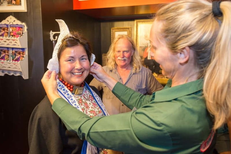 Volendam: Photo Opportunity in Traditional Dutch Costume - Trying on the Hul Lace Cap and Traditional Jewelry Details