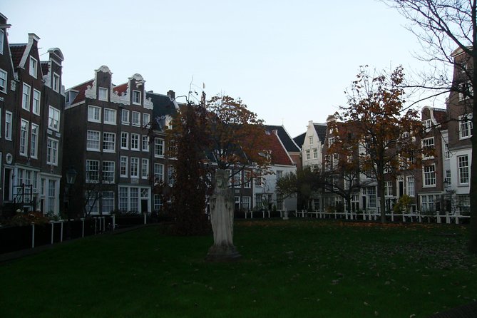 Walking tour of 2 hours of the highlights of Amsterdam - Begijnhof: The Quiet Courtyard That Makes Amsterdam Feel Human