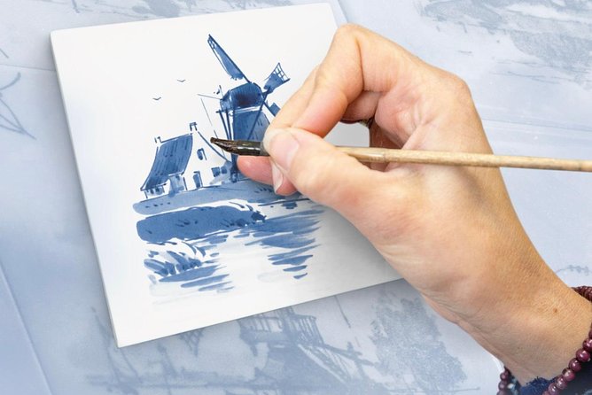 Workshop 'Paint your own Delft Blue Tile!' - What you paint (and why it turns Delft blue after firing)