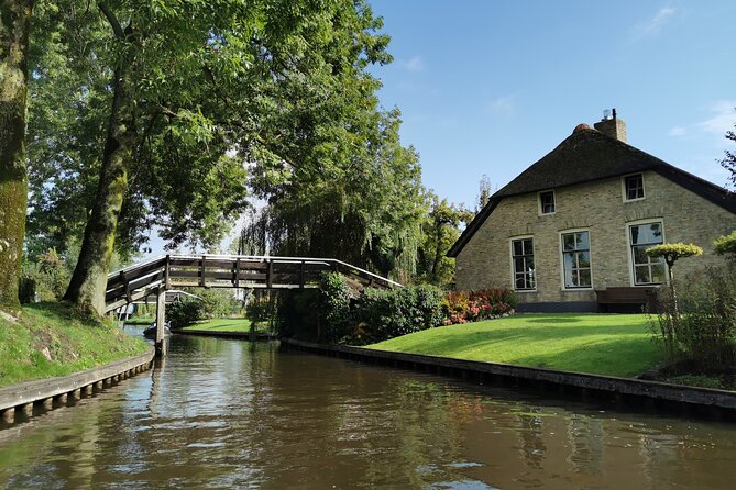 Zaanse Schans and Giethoorn Unique Day Trip with Boat Cruise - Giethoorn arrival: lunch, then canals from the boat