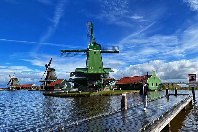 Zaanse Schans and Giethoorn Unique Day Trip with Boat Cruise - Zaanse Schans: windmills, walking, and time to actually look