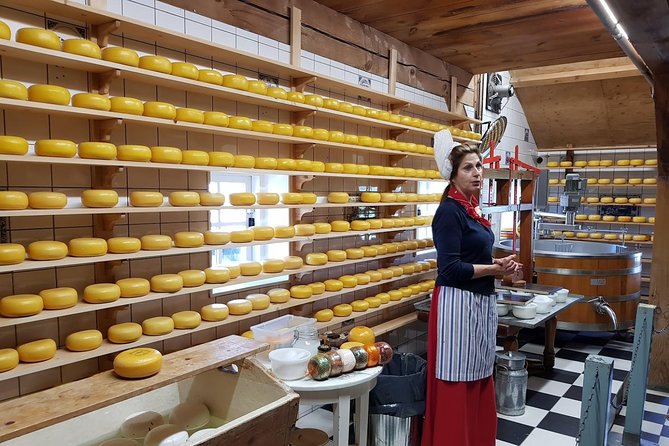 Zaanse Schans and Volendam Private Tour – Clogs, Cheese and More - Henri Willig cheese farm, Jacobs Hoeve: cows, robotic milking, and a included tasting
