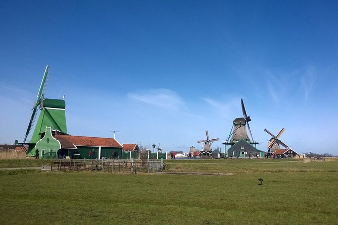 Zaanse Schans and Volendam Private Tour from Amsterdam - Volendam Haven: lunch on the water and a boat ride toward Marken