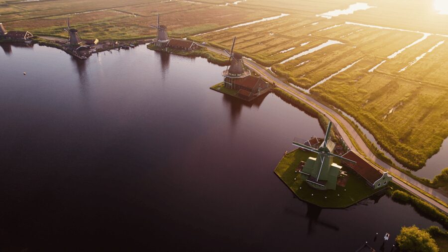 Zaanse Schans: Cruise UNESCO Windmills Village + Live Guide - Stop by stop: what you see and why each one matters