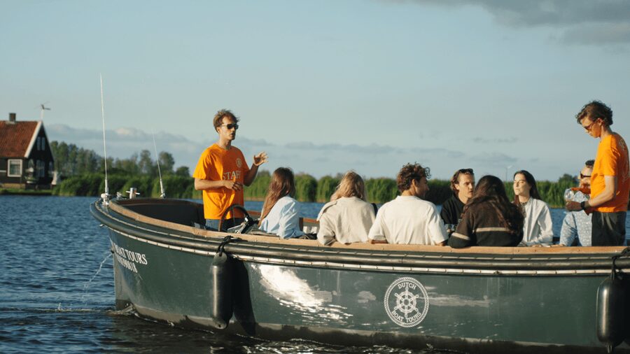 Zaanse Schans: Private Cruise + Live Guide, Optional Drinks - Price and value for up to 12 people