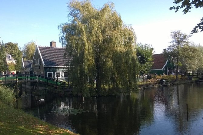 Zaanse Schans Small-Group Excursion from Zaandam - Kooijman Souvenirs and clogs workshop: 20 minutes of real craft