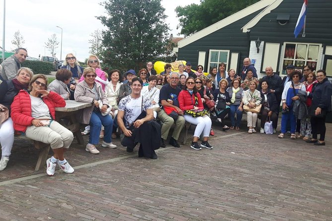 Zaanse Schans windmill tour with Italian guide - Stop 3 at Catharina Hoeve: Gouda tasting plus polders and irrigation