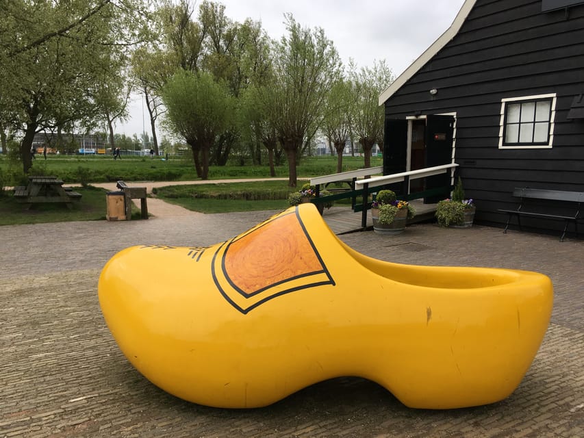 Zaanse Schans: Windmills, Clogs & Cheese by Electric Scooter - Photo breaks and coffee stops you control