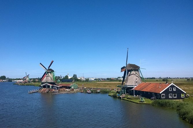 Zaanse Schans Windmills Private Tour from Amsterdam Airport - What the group size and pacing actually feels like