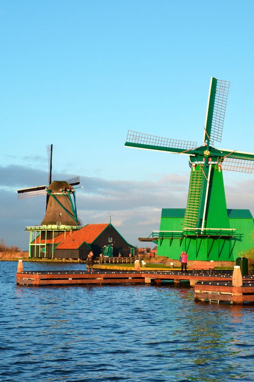 Zaanse Schans: Wooden Shoe Painting Workshop - Finding the workshop and navigating the stairs