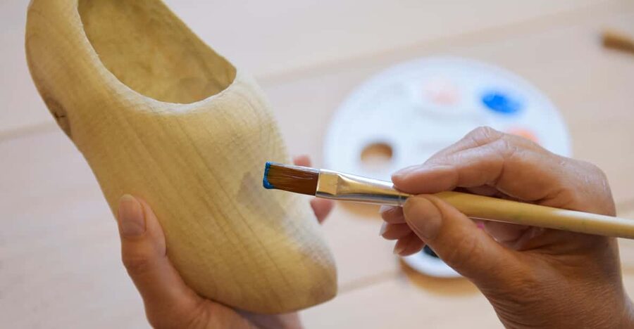 Zaanse Schans: Wooden Shoe Painting Workshop - Painting time: quick-dry paint, Dutch treats, and a relaxed pace